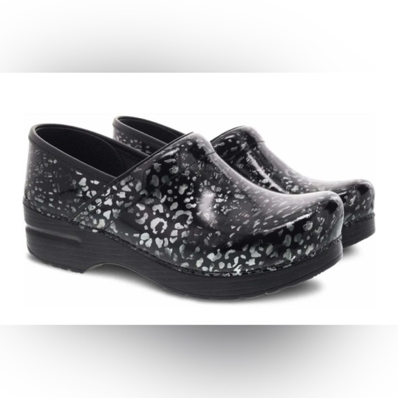 DANSKO ‘Professional’ Pewter Black Leopard Patent Leather Clogs Shoes NWOT Sz 38 - Picture 5 of 15